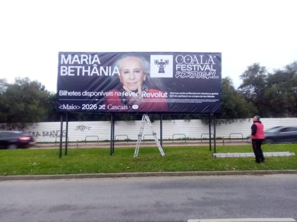 Lona de outdoor, produção e montagem, Studio Rita Medeiros.